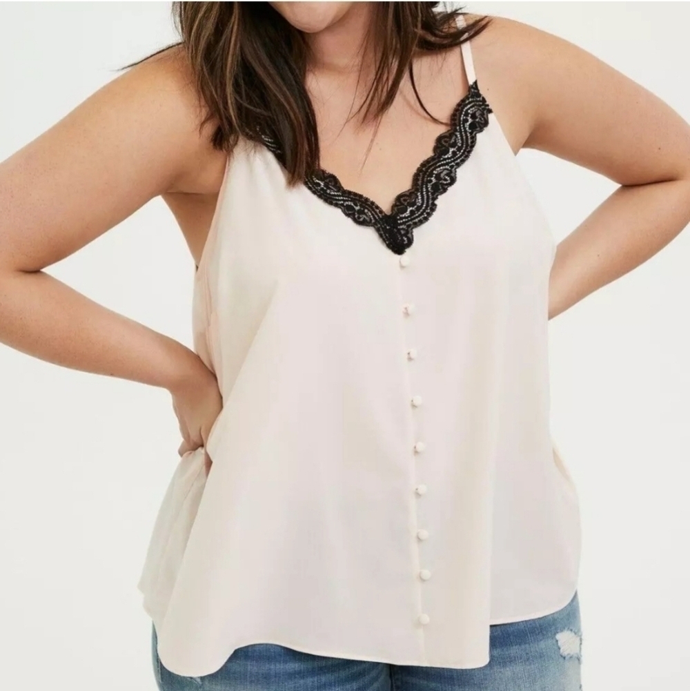 Torrid Pink Lace‎ Trim Button Camisole